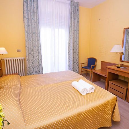 Hotel Prime - Montecatini ภายนอก รูปภาพ