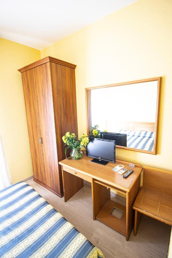 Hotel Prime - Montecatini ภายนอก รูปภาพ